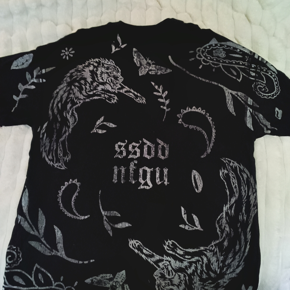 SSDD Black Graphic Tee with Wolf Design